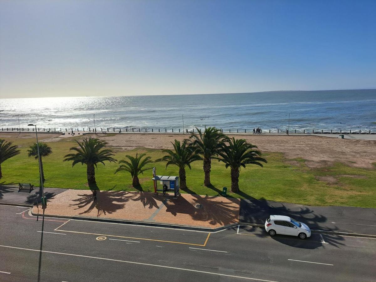 3 Bedroom Sea Facing Family Apartment Cape Town Moullie Point Eksteriør bilde