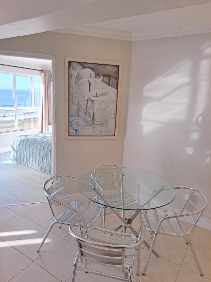 3 Bedroom Sea Facing Family Apartment Cape Town Moullie Point Eksteriør bilde